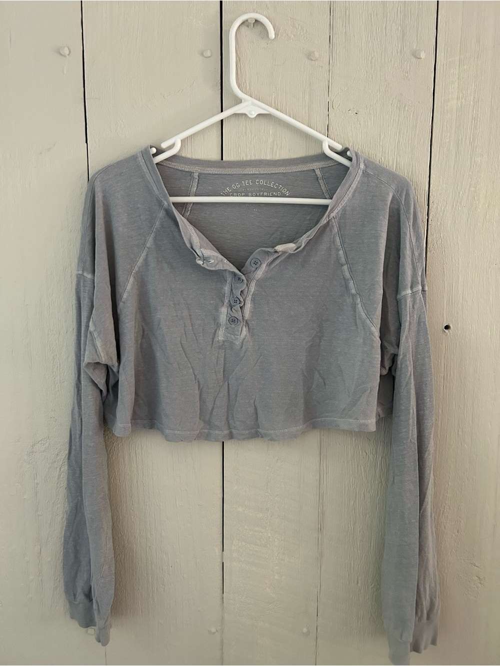 Aeropostale Cropped Long-Sleeve Henley Top - Gray